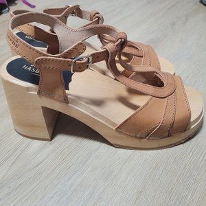 Natural leather Swedish hasbeens clogs